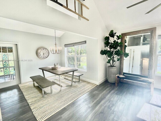 Building Photo - 4700 Regina Dr