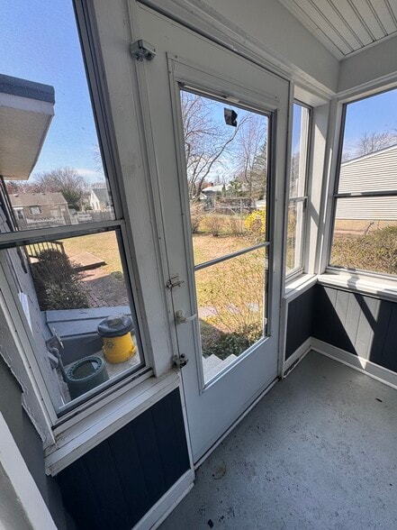 Building Photo - 127 Bentley Ave