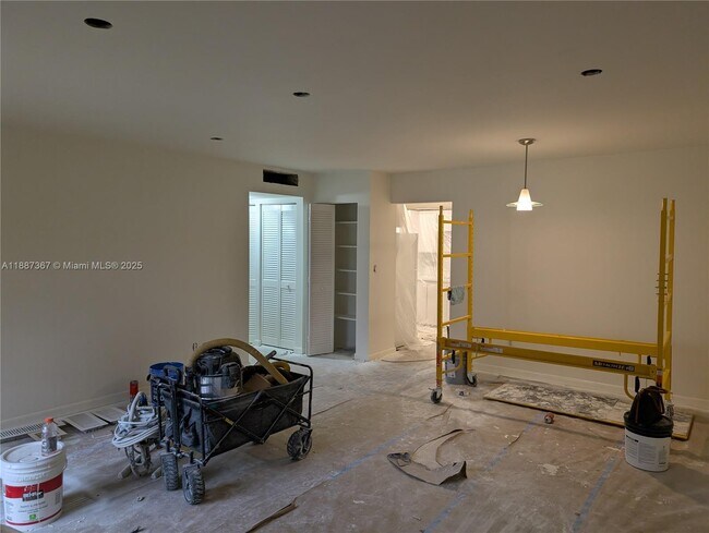 Primary Photo - 7955 SW 86th St