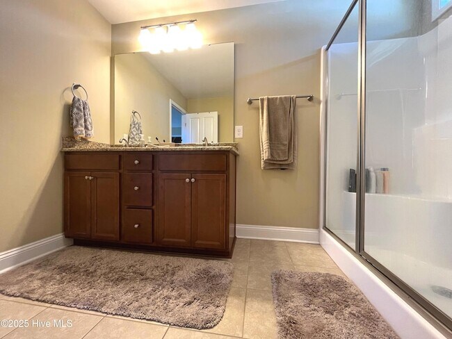 Building Photo - 225 Savannah Garden Dr