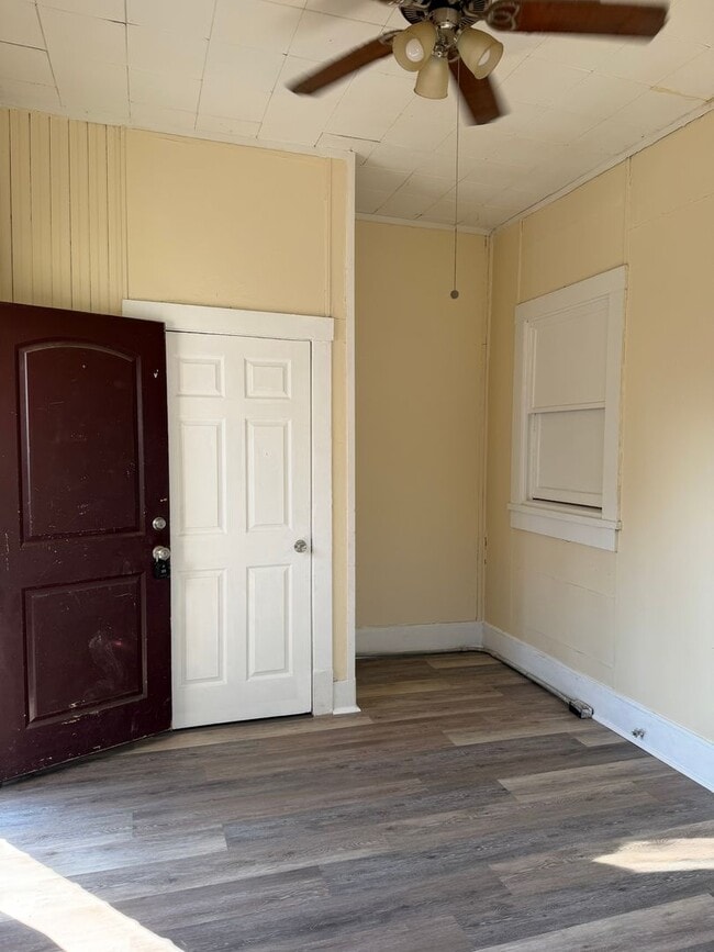 Building Photo - Historic Highland Charm – Beautifully Refurbished Upstairs Unit for Lease