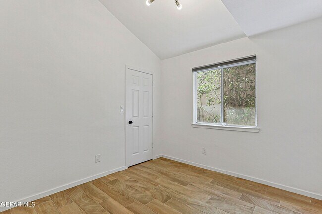 Building Photo - 3936 Tierra Arena Dr