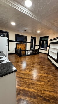 Building Photo - 230 Main St