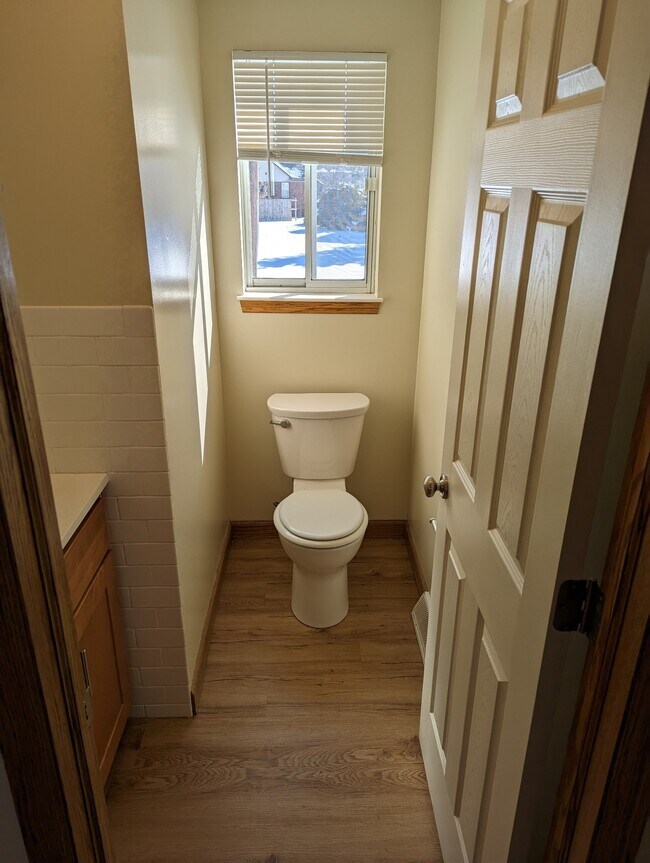 Building Photo - 5 Lordan Dr