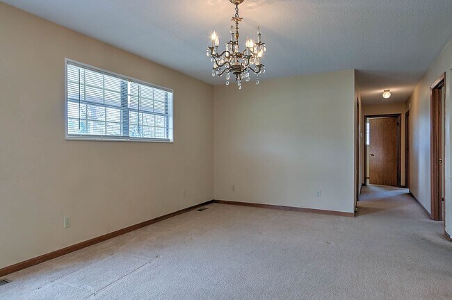 Building Photo - 307 Cypress St