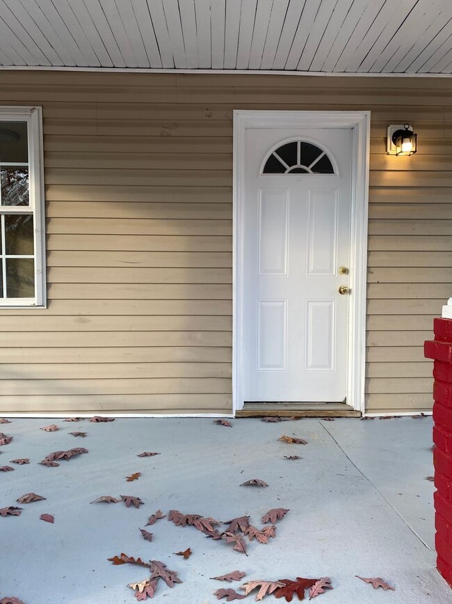 Building Photo - 2700 E Belt Blvd