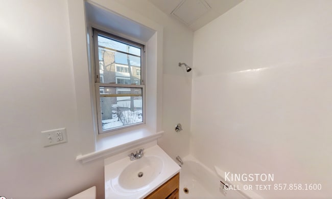 Building Photo - 10 Vinal St