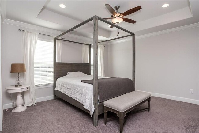 Building Photo - 3 bedroom 2.5 bath new home centrally located