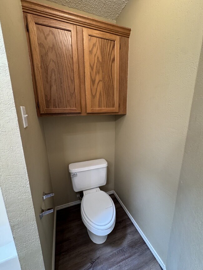 Building Photo - House Located Near Shadow Hills Golf Cours...