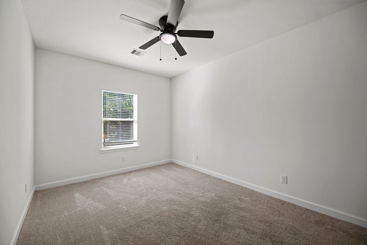 Building Photo - 1071 St Clair St