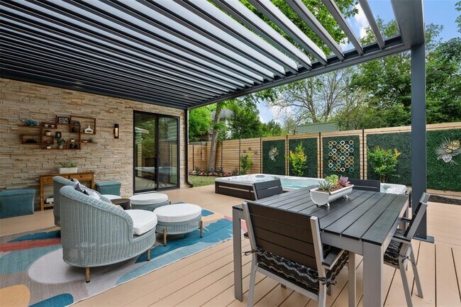 Building Photo - 73 Julius St