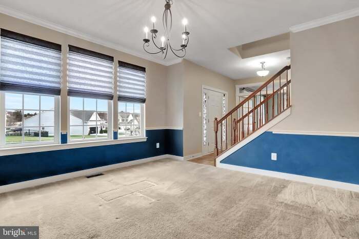 Building Photo - 515 Waterdale Dr