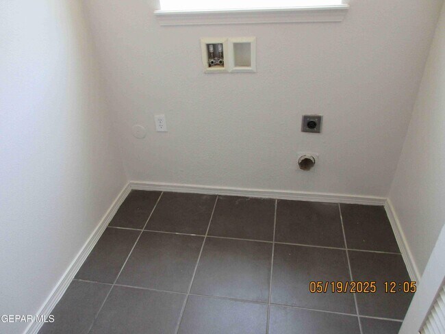 Building Photo - 14212 Trigger Rock Ln