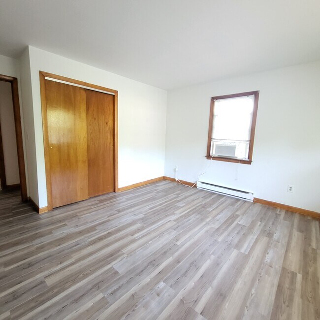 Building Photo - 56 Wakelee Ave