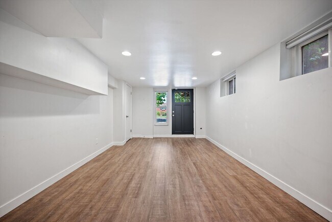 Building Photo - Historic Charm & Modern Comfort in Prime Platt Park Location