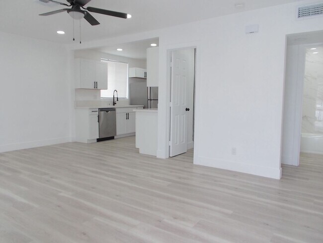 Building Photo - 532 N 9th St