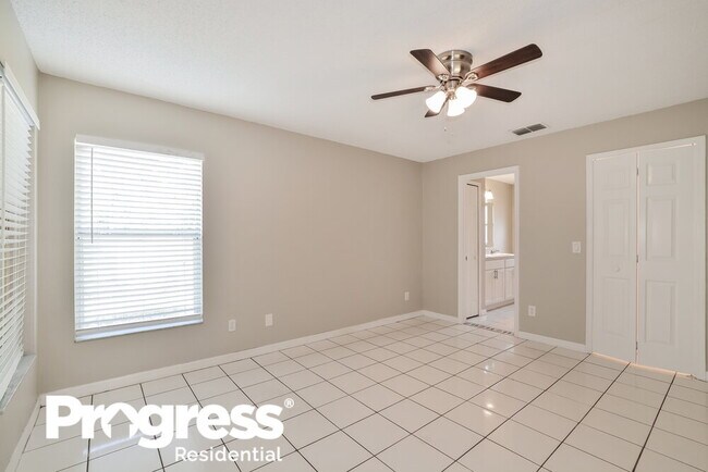 Building Photo - 2337 Donegan Pl