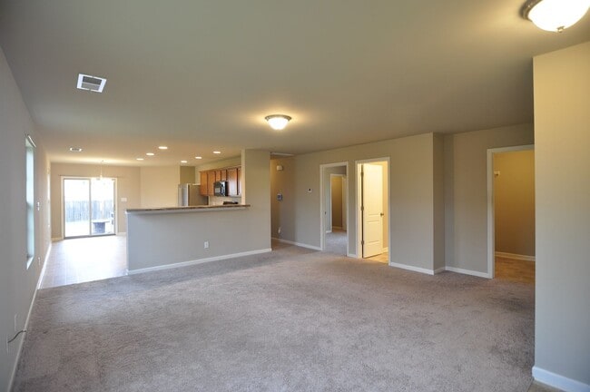 Building Photo - 3528 Avalon Lake Dr SW