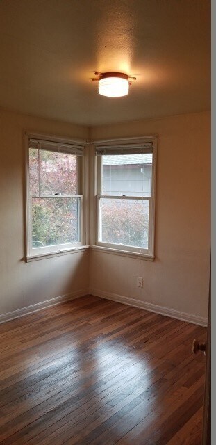 Building Photo - 4607 Clinton Ave