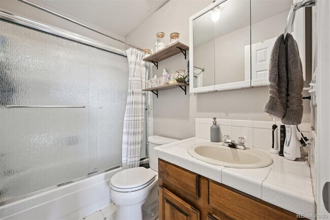 Building Photo - Wonderful 3 bed/2 bath duplex in Westminster!