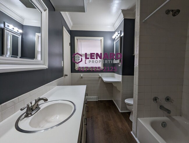 Building Photo - Spacious 3 Bedroom Home!