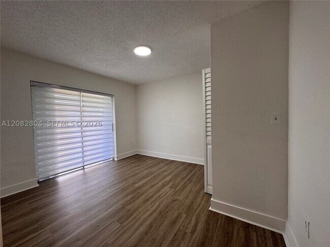 Building Photo - 3632 SW 87th Ct