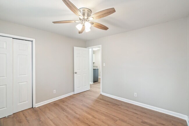 Building Photo - 411 Cherokee Heights Dr
