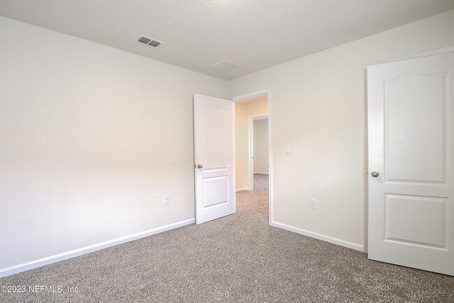 Building Photo - 65327 River Glen Pkwy