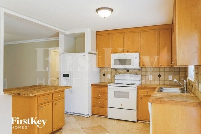 Building Photo - 1109 Grovewood Dr