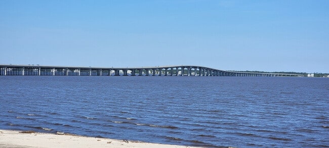 Building Photo - 506 N Beach Blvd