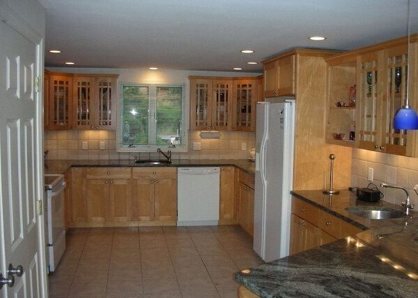 Building Photo - 65 Paola Dr