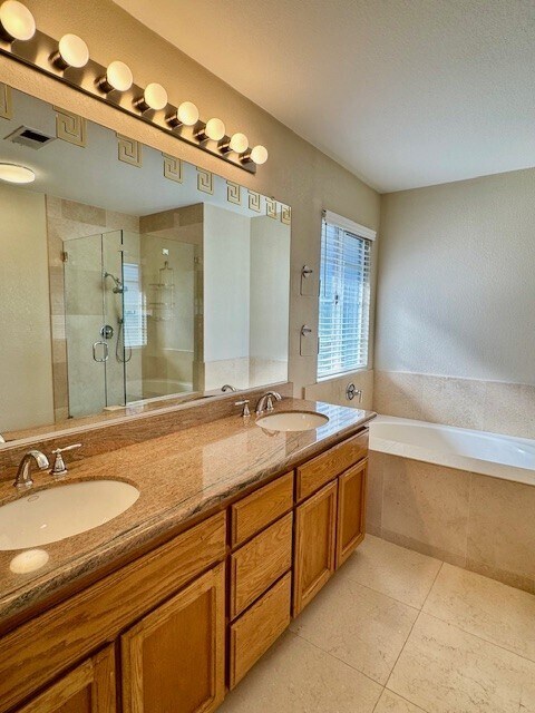 Building Photo - 1006 Larkwood Ct