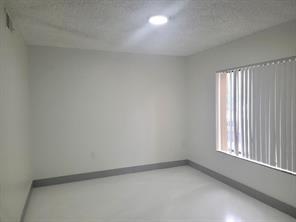 Building Photo - 3208 Coral Lake Ln