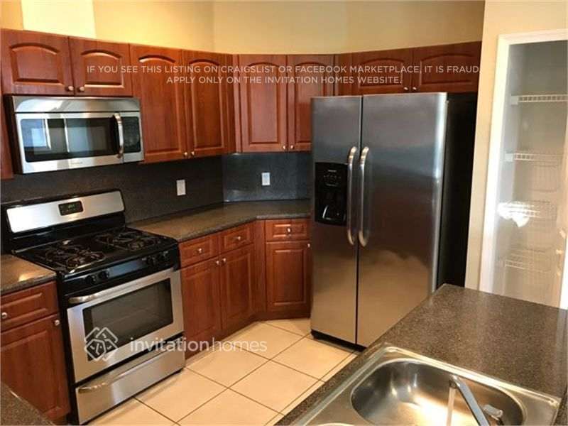 Building Photo - 10566 Galleria St