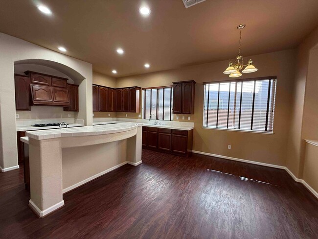 Building Photo - Absolutely Gorgeous Home in Gated Rosevill...