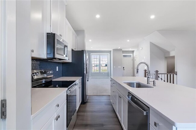 Building Photo - 3000 Zuma St