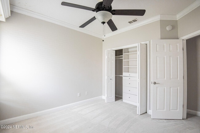 Building Photo - 9166 Spindletree Way