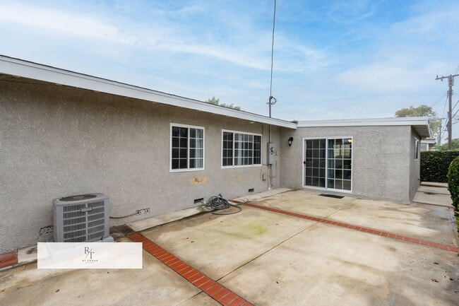Building Photo - Bright & Spacious Single-Story 4-Bedroom Home in La Mirada – Open Layout