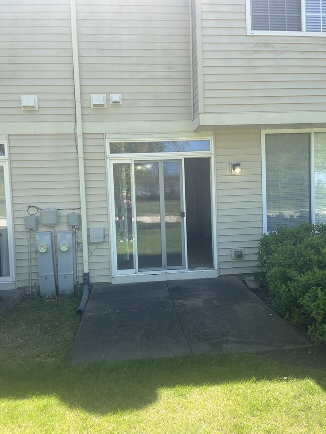 Building Photo - 5752 Wildspring Dr