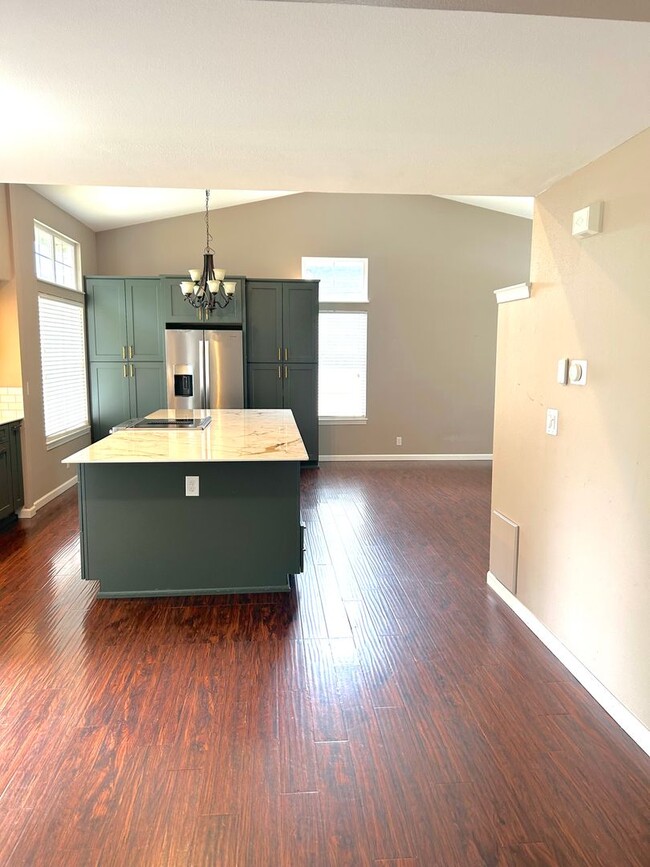 Building Photo - Spacious Gleneagle Gem with Unique Feature...