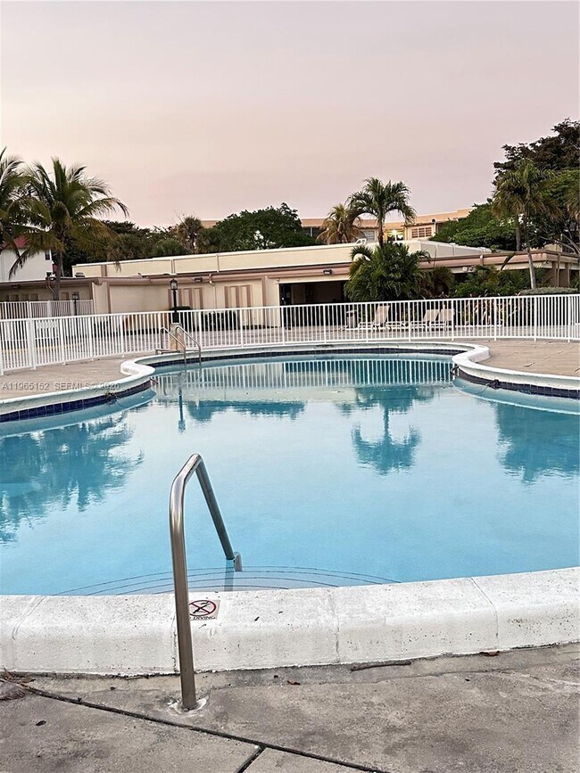 Building Photo - 1530 NE 191st St