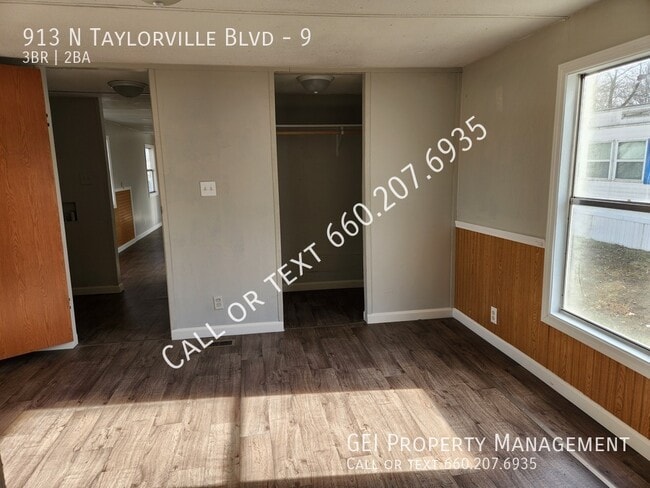 Building Photo - 913 N Taylorville Blvd