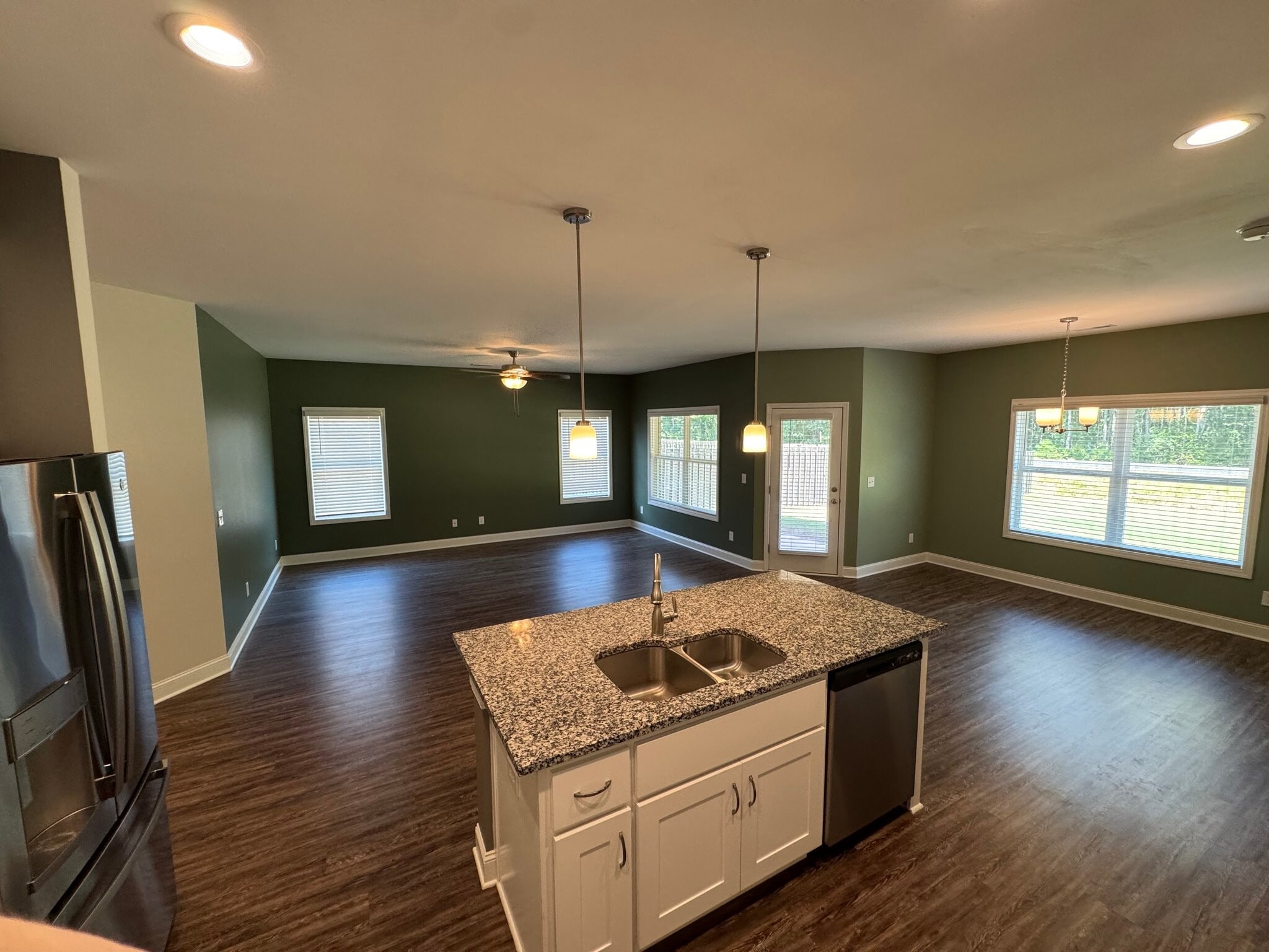Building Photo - 27244 McKenna Dr