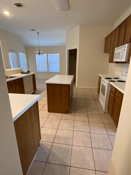 Building Photo - 112 Cherrytree Trl