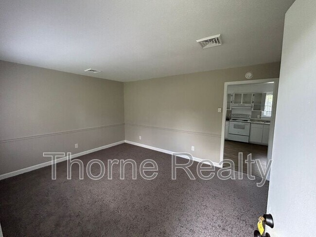Building Photo - 112 Cane Dr