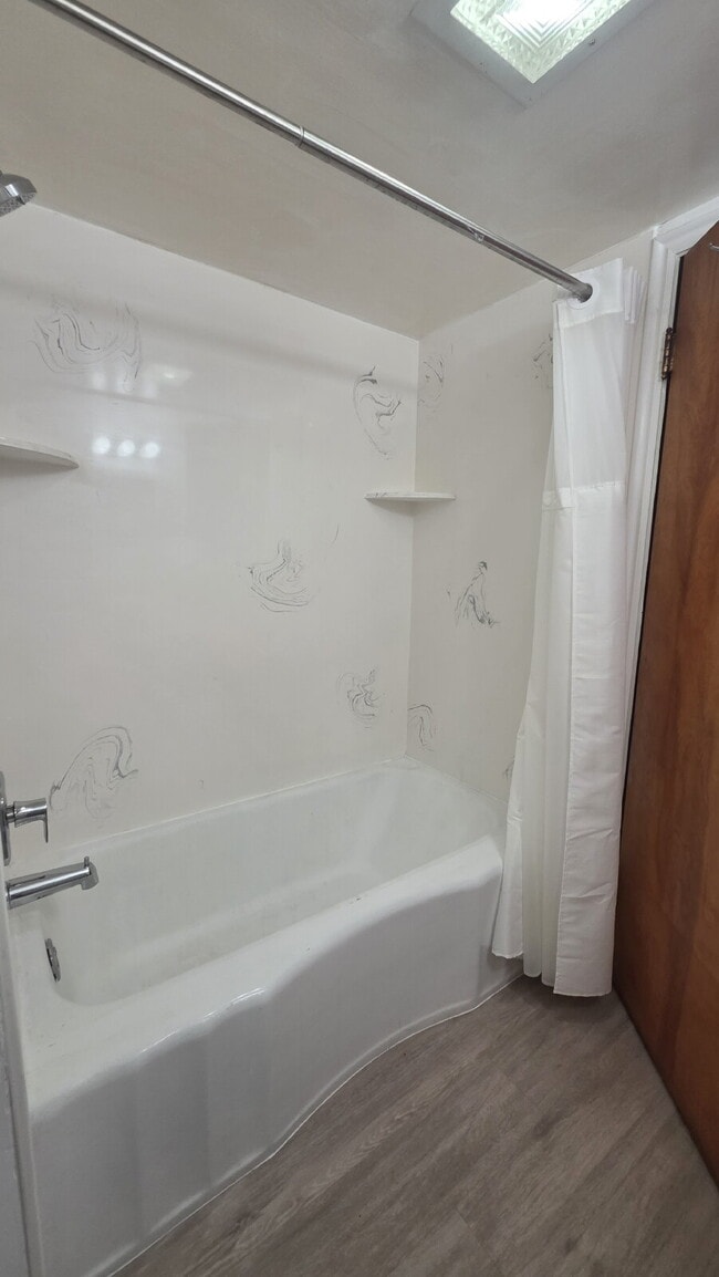 Building Photo - "Charming 1-Bedroom Duplex Retreat in Ogden – Your Cozy Haven Awaits!"