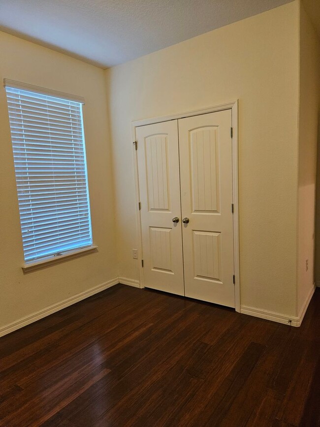 Building Photo - Coming soon!!! BEAUTIFUL 4 BEDROOM 3 BATH ...