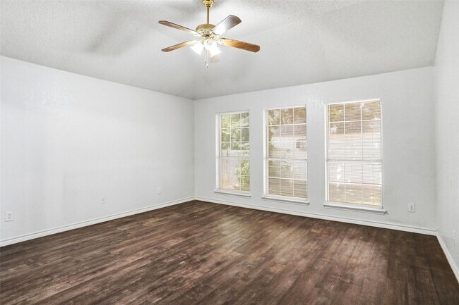 Building Photo - 7103 Greenspoint Dr