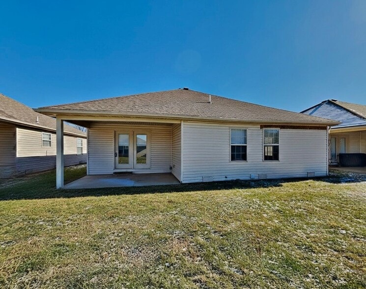 Building Photo - 1131 S Brown Ave