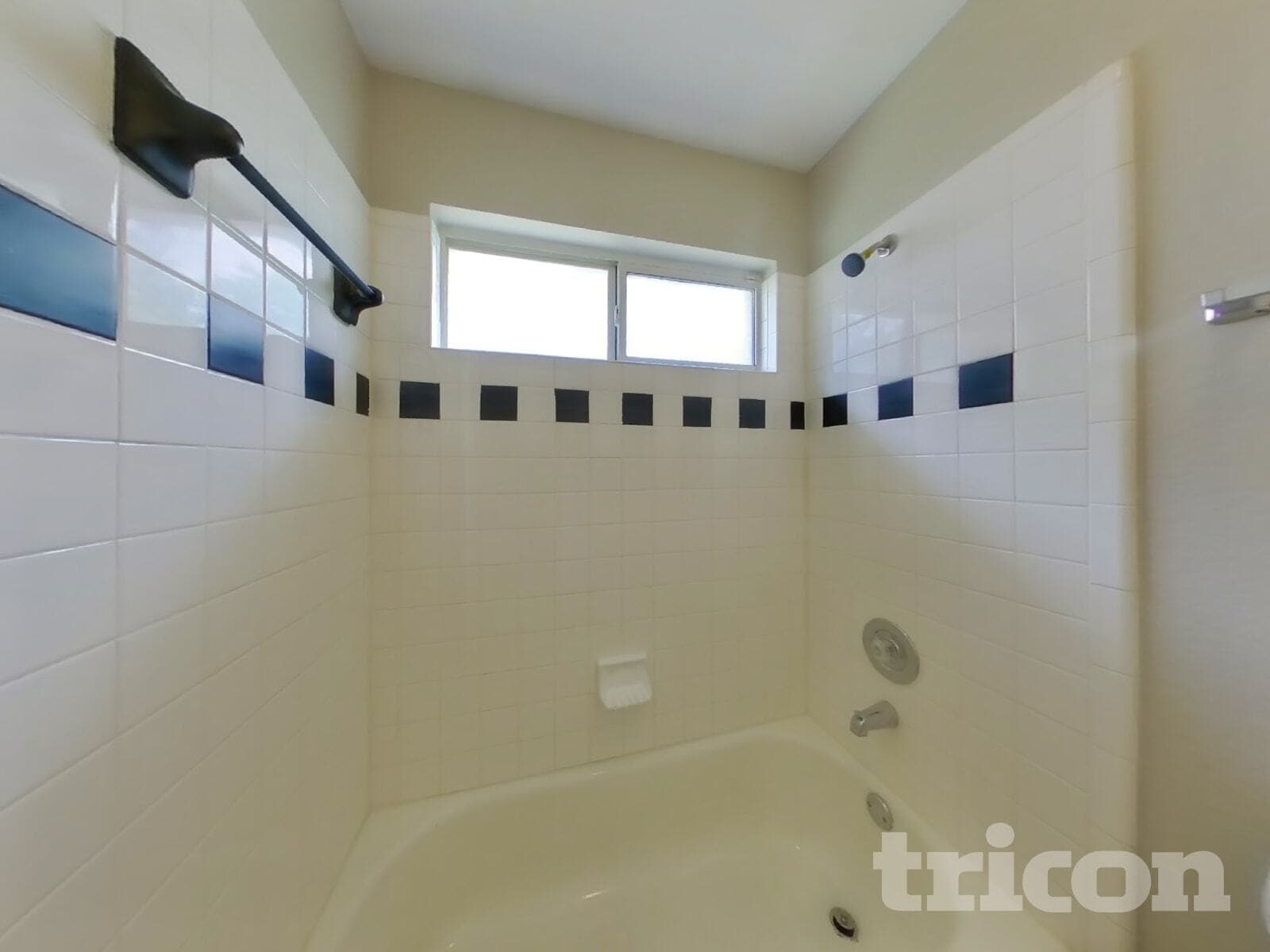 Building Photo - 352 Meadow Park